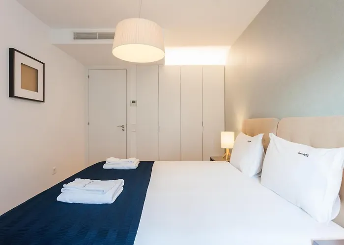 Flh Chiado Sunny Apartmán *